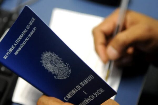 Fim da 6×1: Empresas repassarão custos a consumidor, diz pesquisador