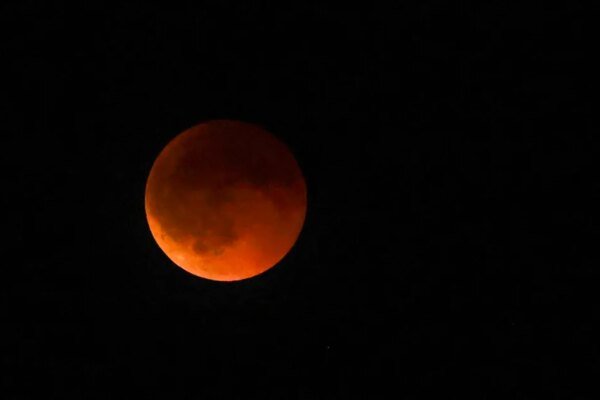 Eclipse lunar será visível no Brasil nesta semana; saiba como observar