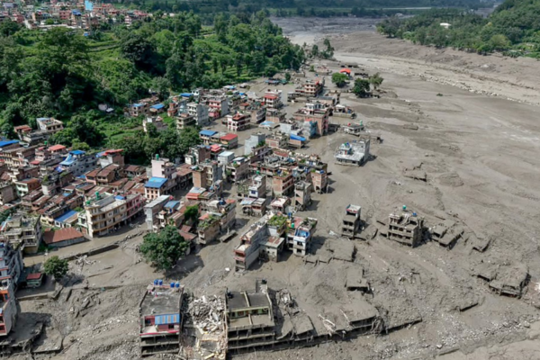 Enchentes entre Nepal e Tibete deixam ao menos 392 mortos e mais de 1.400 desaparecidos