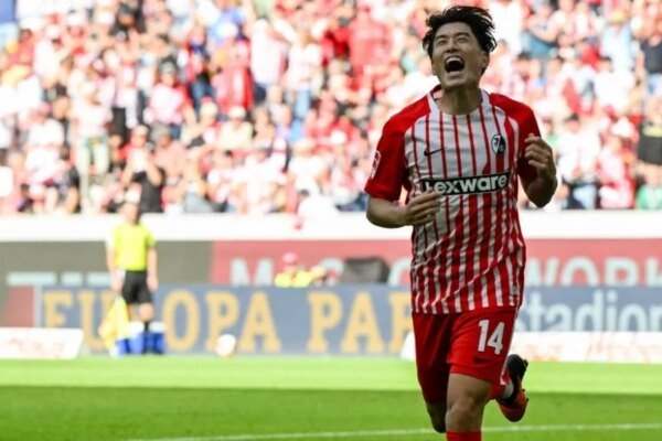 Suzuki faz hat-trick, e Freiburg goleia Werder Bremen na estreia na Bundesliga