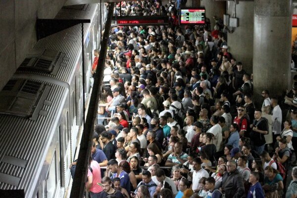 Após mais de 50 anos, Metrô de SP deixará de aceitar bilhete magnético
