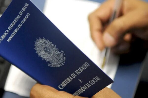 Governo estima aumento do salário mínimo para R$ 1.741 em 2027