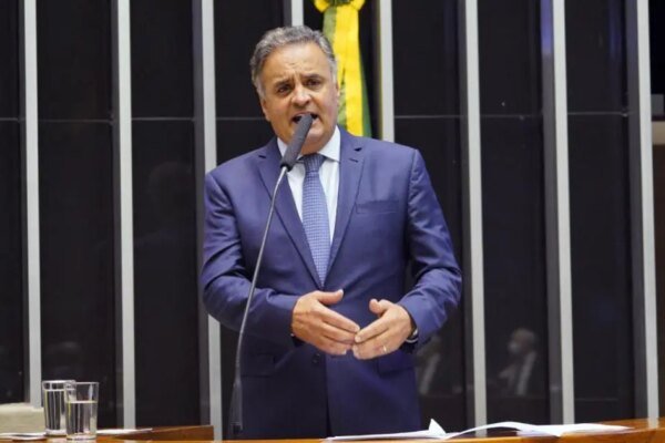 Aécio Neves confirma candidatura ao Senado por Minas Gerais: ‘Mudança de rota’