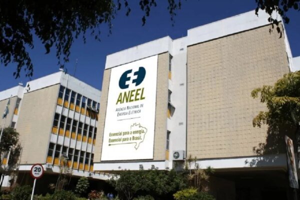 Bandeira tarifária de energia permanecerá amarela em setembro
