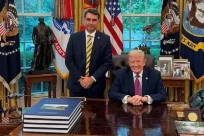 Benefício dado a Flávio foi negado por Trump a milhares que fugiam da guerra, fome e morte
