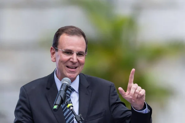 Datafolha: Eduardo Paes lidera com 49% dos votos válidos no Rio
