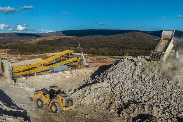 Justiça suspende licenças e paralisa mina da Sigma Lithium no Brasil