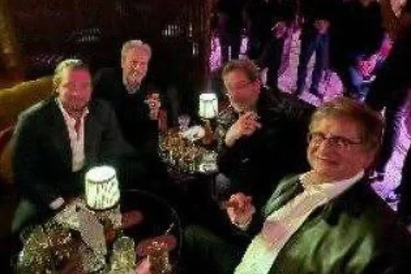 Conversas mostram Gonet e Vorcaro em noite de charutos e uísque em Londres