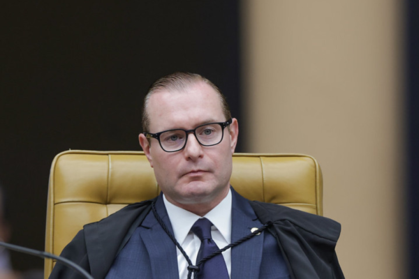 Zanin pede que Anatel se manifeste em até 48h sobre acesso à internet nas eleições