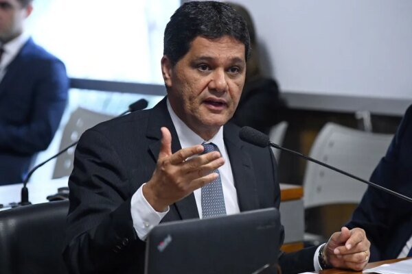 Real Time: Ricardo Ferraço lidera 1º e 2º turnos no Espírito Santo