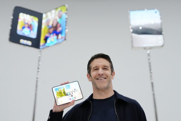 Apple, Berkshire e Walmart têm novos CEOs. Quem vai se sair melhor?