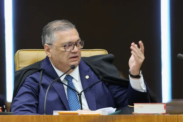Dino pede a Fachin sessão do plenário para julgar publicações sobre Nossa Senhora