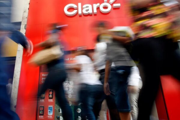 Cade dá aval para a Claro comprar a Desktop