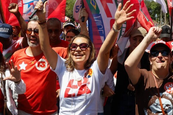 Apoiadores de Lula fazem atos pelo Brasil em prol da reeleição do petista