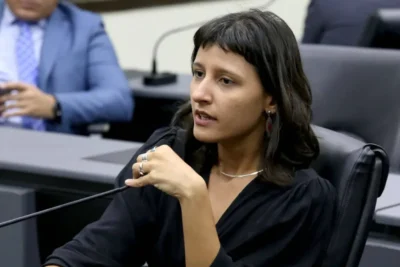 Vereadora e candidata do PT Brisa Bracchi é alvo de ameaças de morte e violência sexual