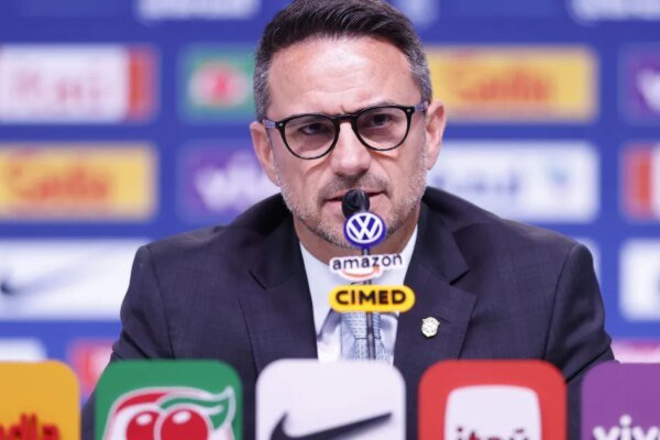 Caetano analisa impacto da turbulência política na CBF em resultado na Copa
