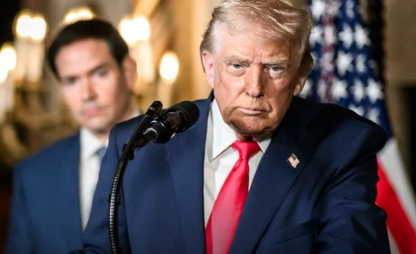 Pesquisa: Índice de aprovação de Trump cai para 32%, o mais baixo de sua vida política