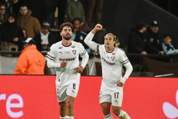 Fluminense perde para Platense, mas garante passaporte às semis da Libertadores