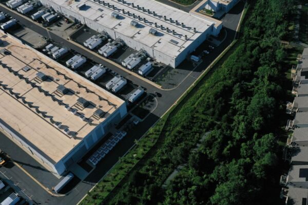 Empresas emitem até junk bonds para construir data centers