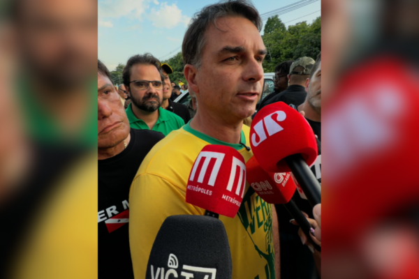 Flávio diz que julgamento será importante e quer investigação contra Moraes