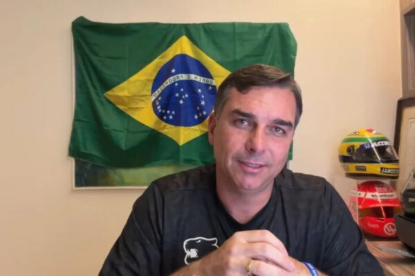Flávio chama reajuste do Bolsa Família de ‘merreca’: ‘Só isso? Não tem vergonha?’