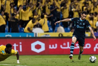 Em estreia pelo Al-Hillal, Martinelli brilha com hat-trick e garante vitória