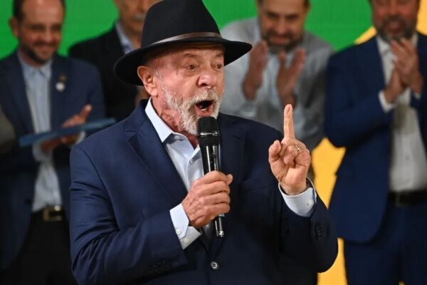 ‘Na época deles, bandido virou banqueiro; no meu, prisioneiro’, diz Lula sobre gestão Bolsonaro