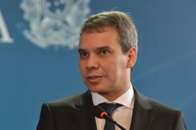 Mendonça intima ministro da Justiça a se manifestar sobre afastamento de Andrei