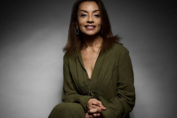 Regina Augusto avalia “ontem, hoje e amanhã” da comunicação em novo livro