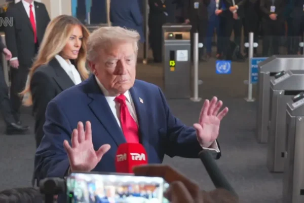 Trump rejeita proposta de cessar-fogo do Irã para reabrir Estreito de Ormuz