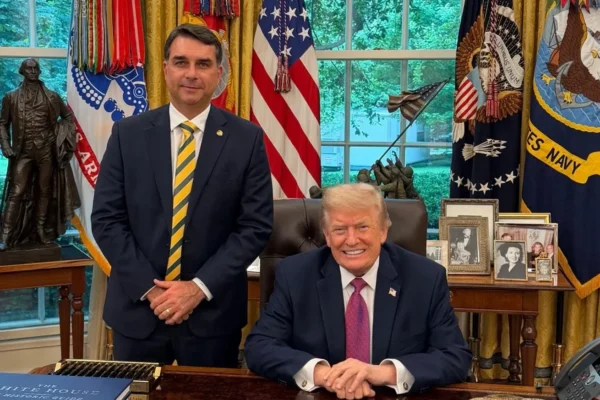 Flávio e aliados têm propostas que coincidem com 16 das 21 exigências de Trump ao Brasil