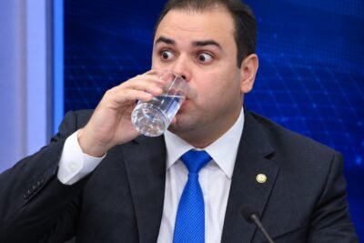 Roberto Cidade diz desconhecer contrato de R$ 7,9 milhões entre UEA e empresa dos irmãos