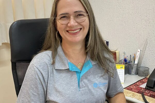 De bolsista a diretora: a volta à escola que mudou uma trajetória