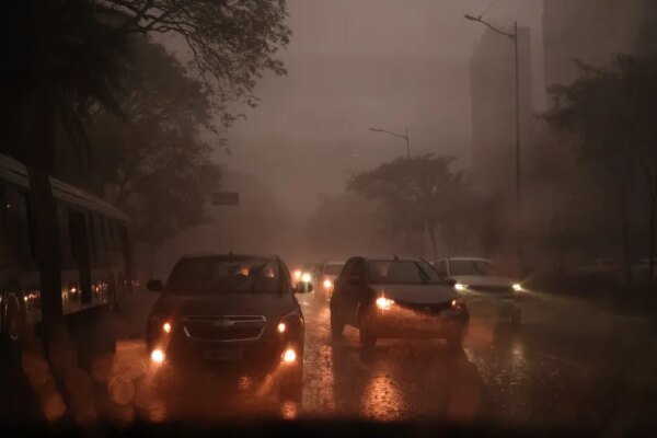 Cidade de SP registra 1.445 km de lentidão, o 2º maior índice de 2026