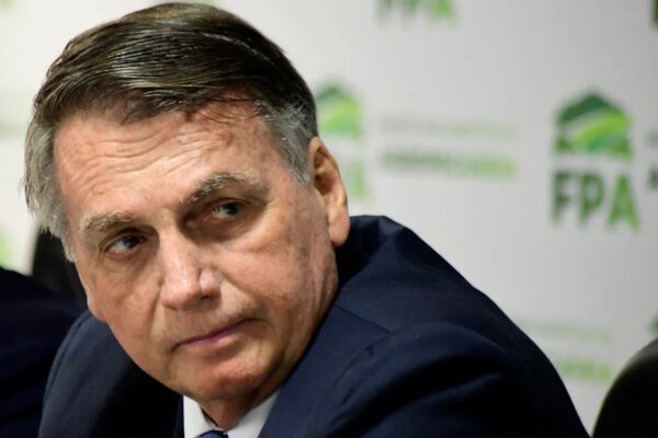 Bolsonaro pede a Nunes Marques suspensão da prisão até STF julgar revisão do golpe