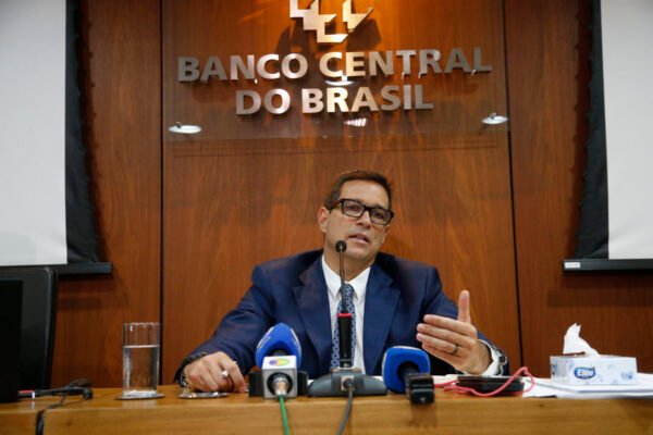BC de Campos Neto aprovou diretor do Master investigado mesmo após alerta da CVM