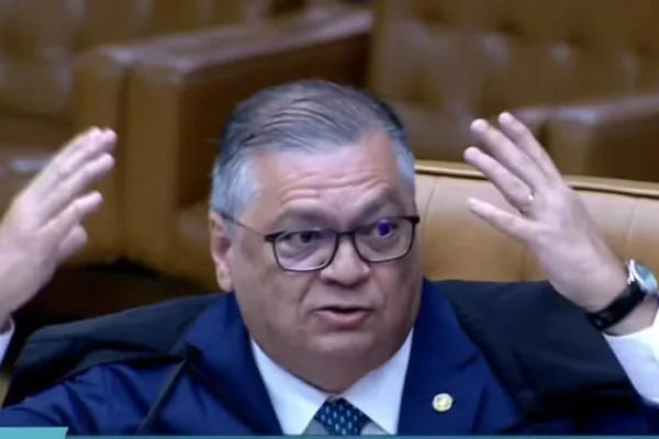 Especialistas apoiam decisão de Dino e alertam sobre intervenção judicial