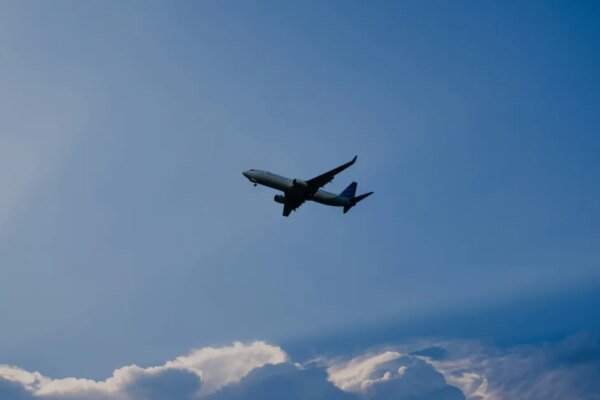 Avião com 5 pessoas a bordo desaparece na Colômbia