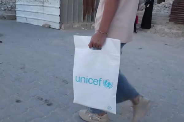 Alunos de Gaza retornam a escolas danificadas pela guerra