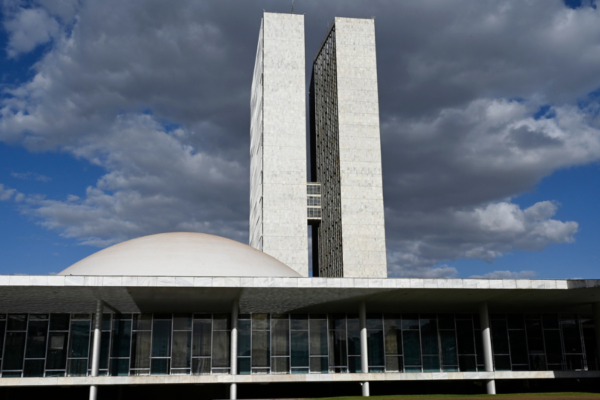 CCJ do Senado aprova PEC da Segurança Pública