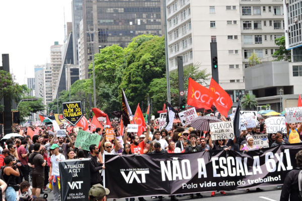 Fecomércio vê impacto relevante no comércio com fim da escala 6×1