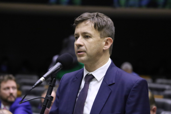 Investigação sobre emenda de Eduardo Velloso avança e PF ganha novo prazo