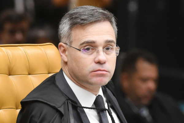 Moraes aponta tratamento diferente de Mendonça a ACM Neto e Lulinha
