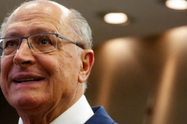 Alckmin defende tradições católicas após boato contra Flávio