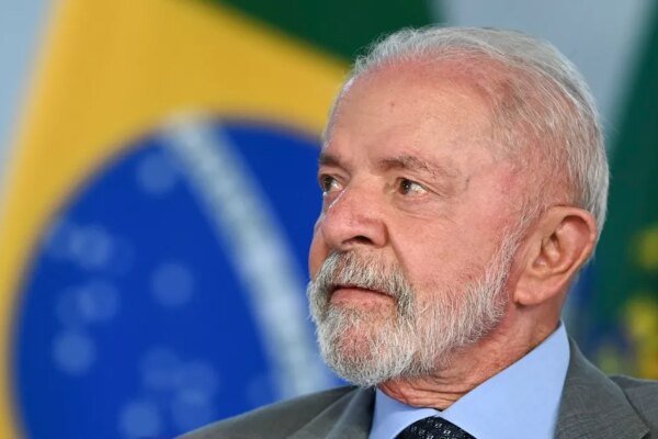 Lula janta com ministros e empresários para tratar de questões fiscais