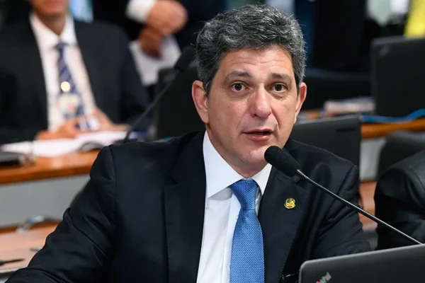 Comissão do Senado aprova texto-base da PEC da Segurança