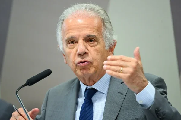 Golpistas clonam celular de José Múcio e pedem dinheiro a contatos do ministro