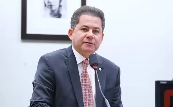 PF mira deputado do PL em operação sobre tráfico de influência em tribunais superiores