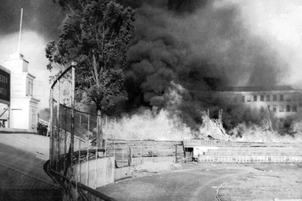 Em novembro 1958, um grande incêndio atingiu o estádio do Noroeste de Bauru