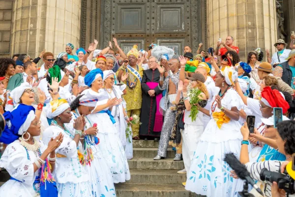 Padre impede celebração afro-brasileira em Paris marcada para este domingo